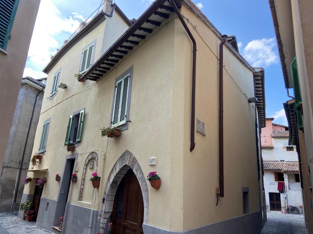 Home Sweet Home - 16