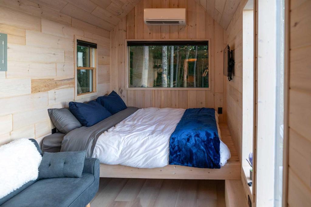 Holiday home Little Rock City Tiny Home With Mountain Views, Signal