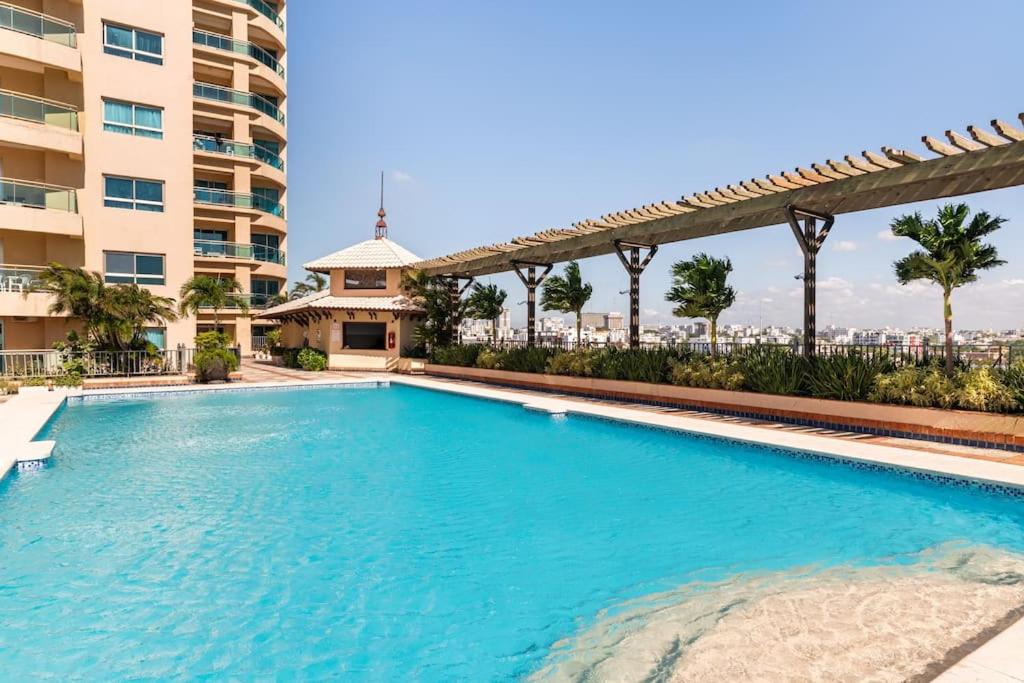 Bazén v ubytování Luxurious 2BDR with Ocean View nebo v jeho okolí