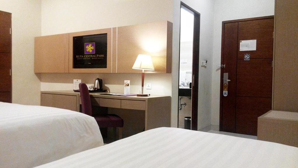 Kuta Central Park Hotel - Standard Triple Room (No Window)