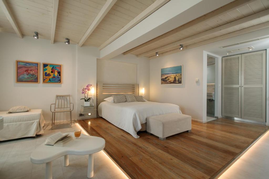 Iria Beach Art Hotel - Suite Superior