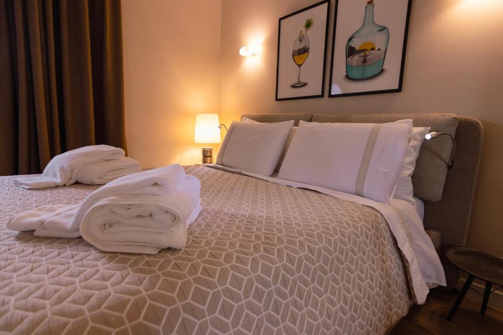 A bed or beds in a room at A.M. LUXURY HOME IN PUERTO RICO
