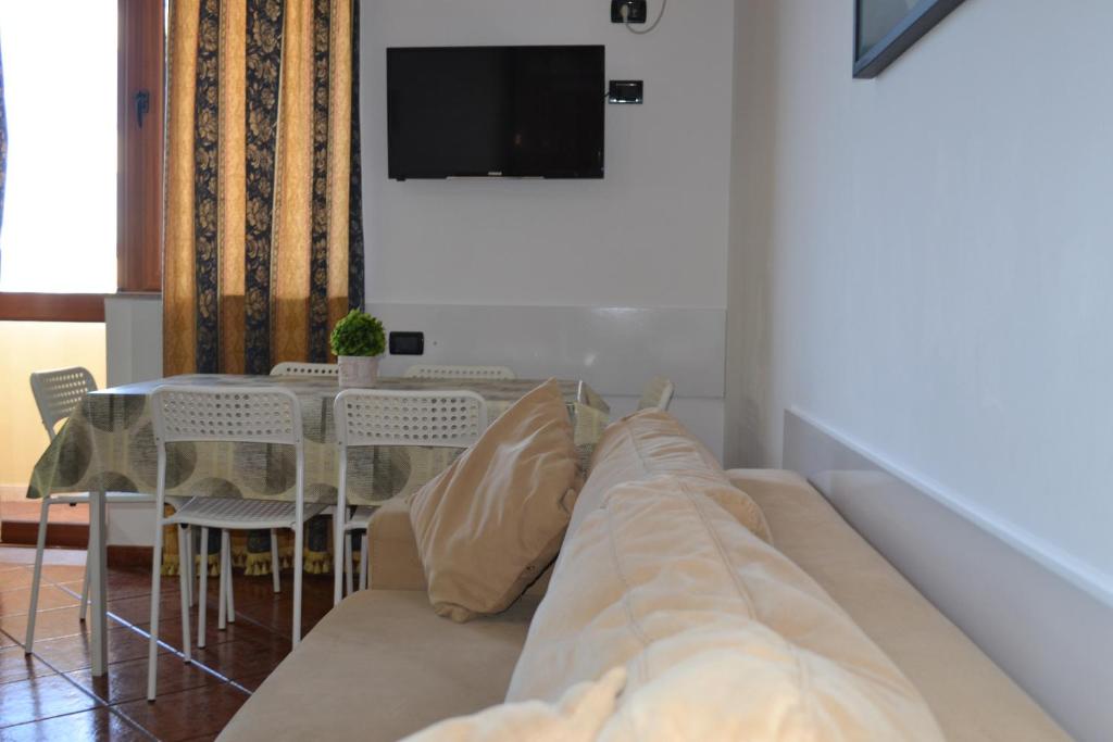 City & Harbour at the Door of Vlorë 2 Bedrooms Central Apartment - Image 5