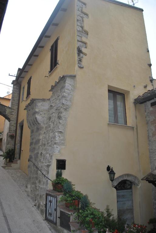 Budynek, w którym mieści się apartament