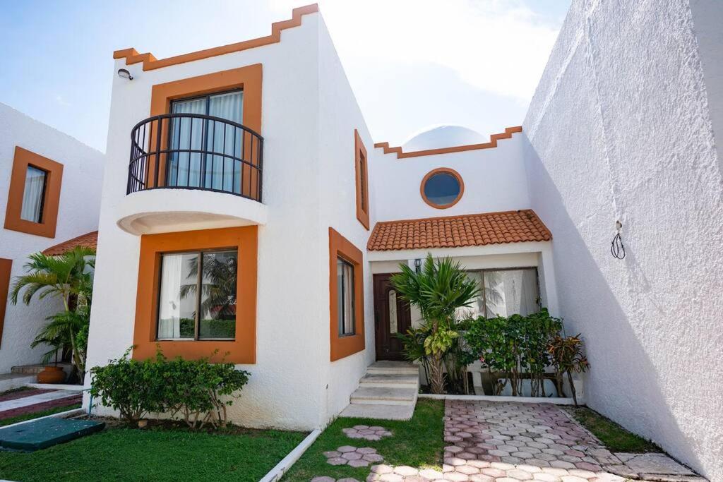 Cozy four bedroom in hotel zone, Cancún (updated prices 2024)