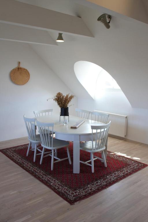 Cozy penthouse apartment in Tallinn town wall, Tallinn Updated 2024