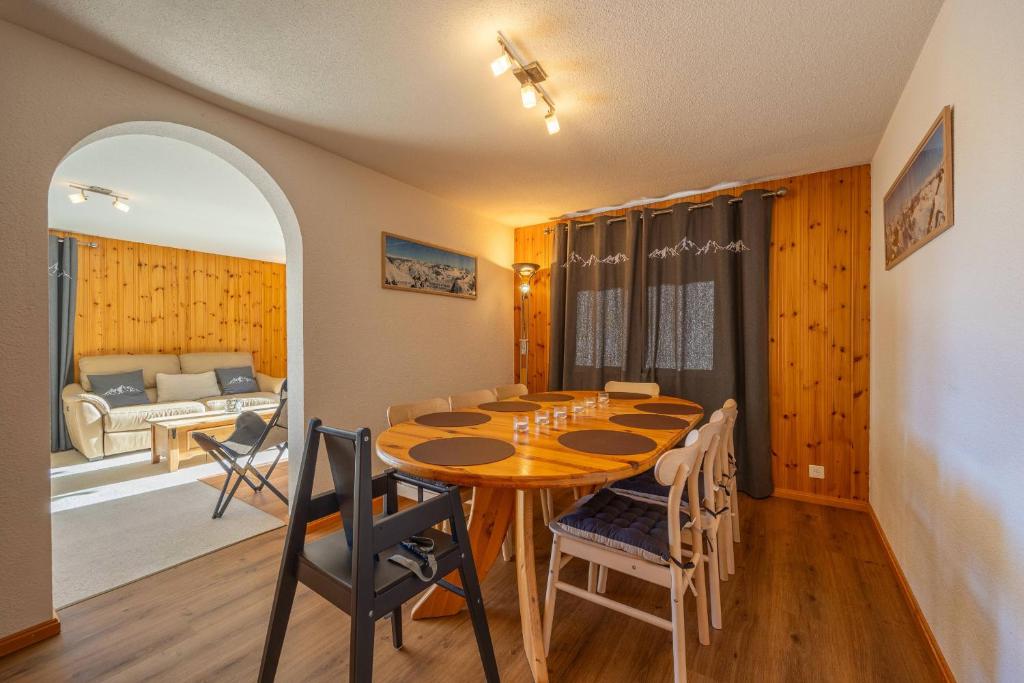 Les Busards 18 - Resim 12