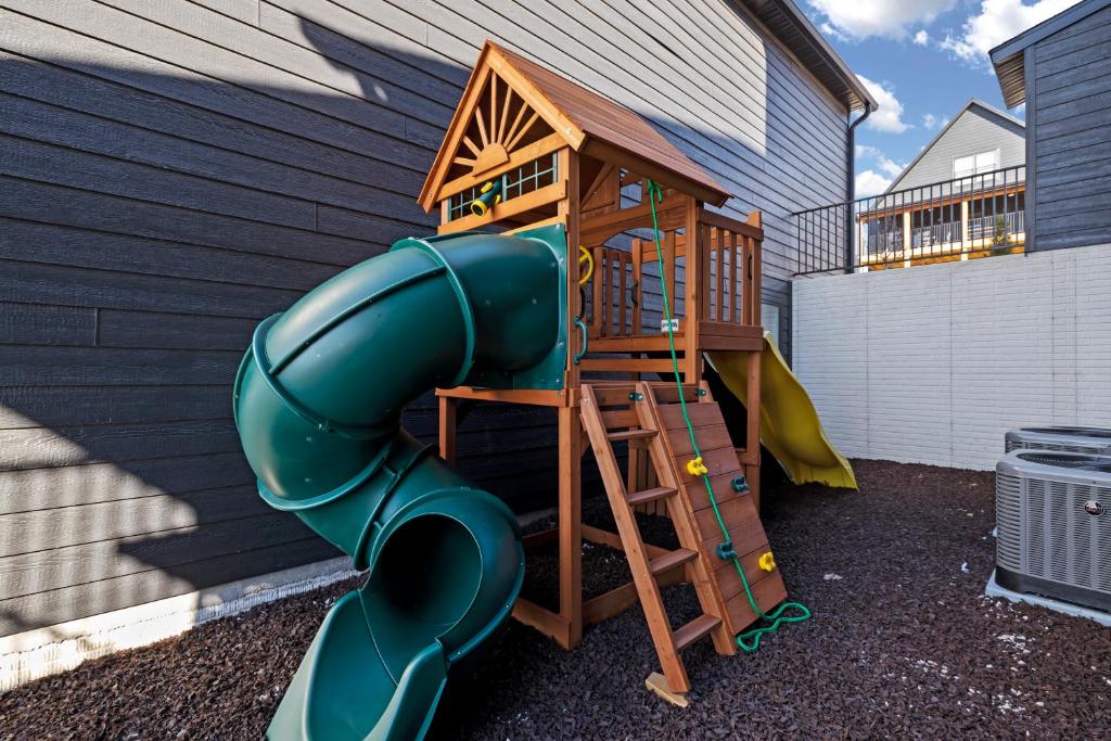 Photo de la galerie de l'établissement Tree House, à Hollister