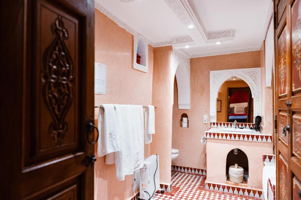 Koupelna v ubytování Riad Dar Alhambra