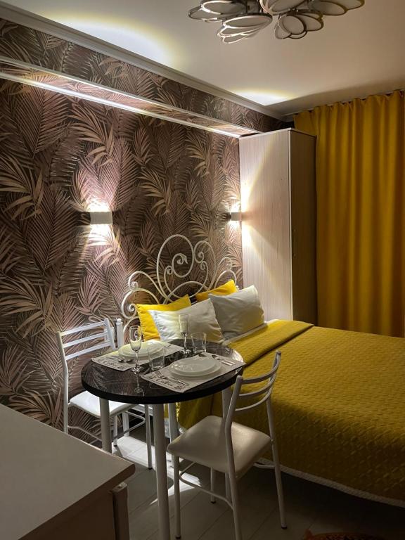 Уютная комната-студия в центре Бишкека - Double Room With Private Bathroom