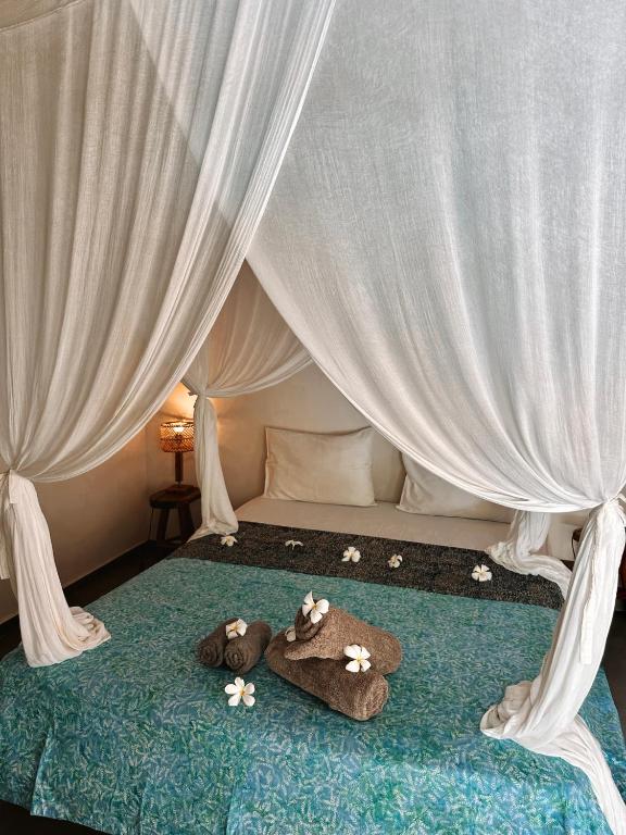 Captain Goodtimes - 3