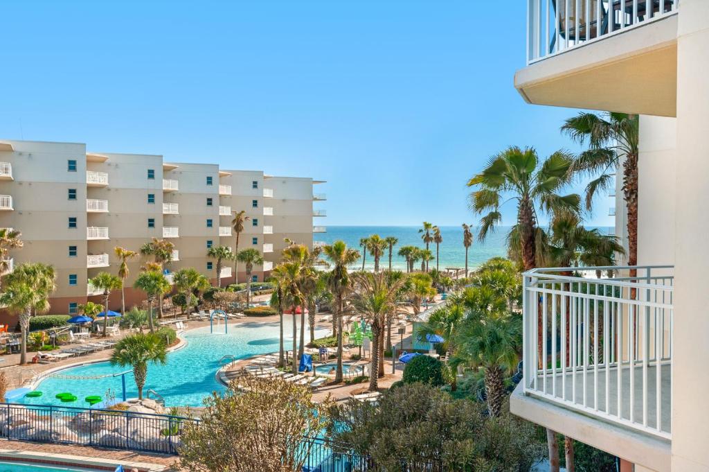 Waterscape Resort by Tufan - Apartment With Pool View