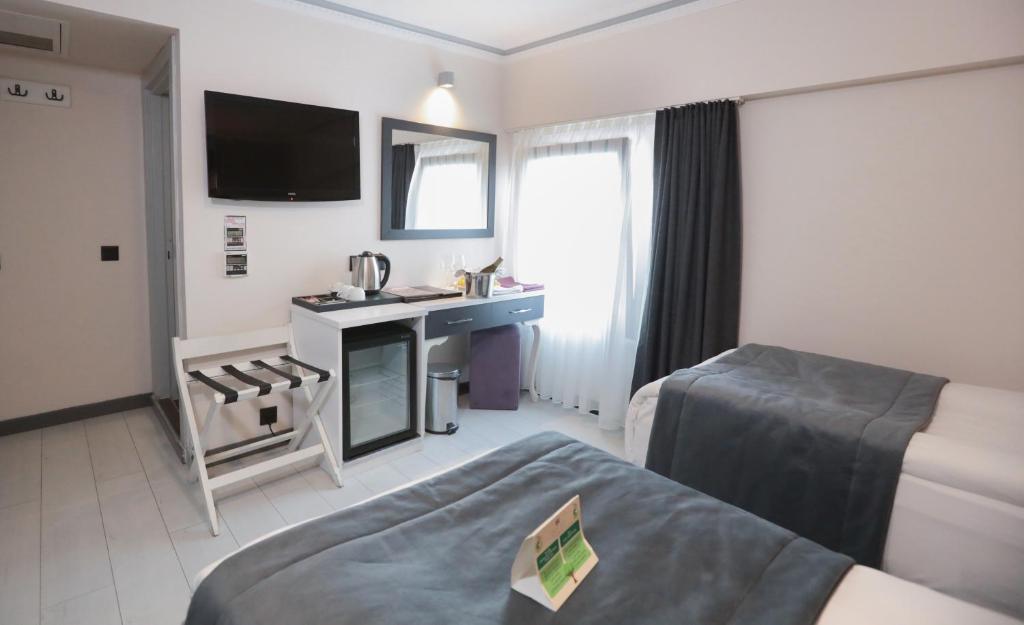 Skalion Hotel - Triple Room
