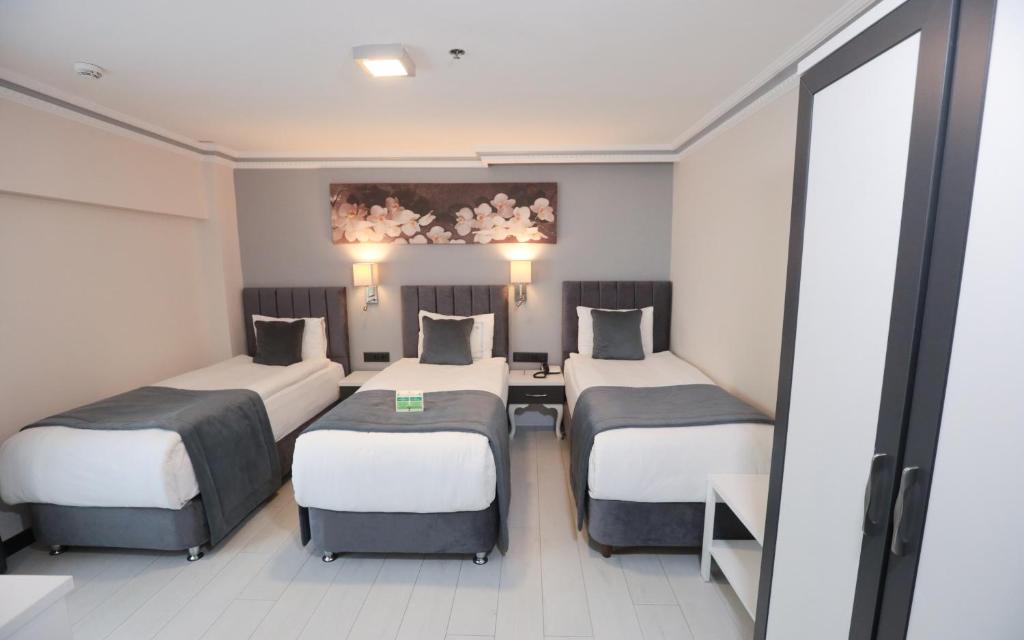 Skalion Hotel - 