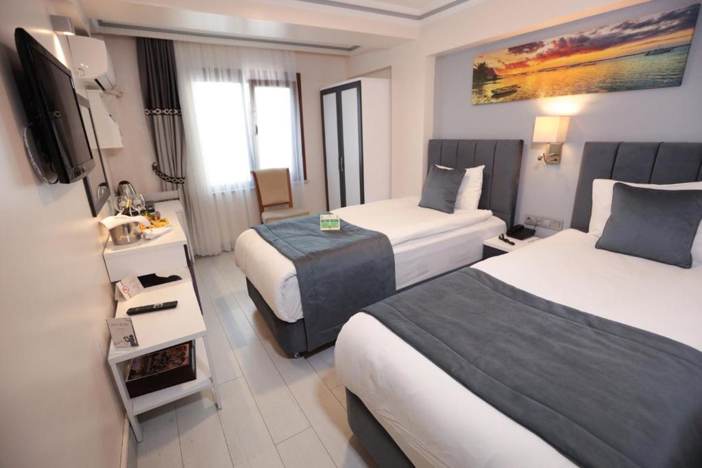 Skalion Hotel - 