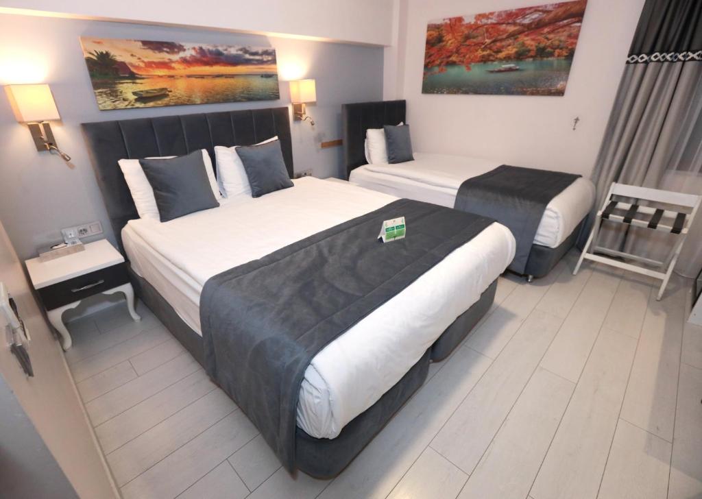 Skalion Hotel - Budget Triple Room