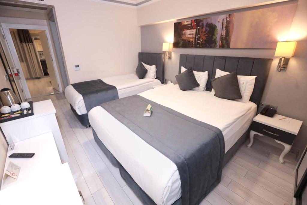 Skalion Hotel - 