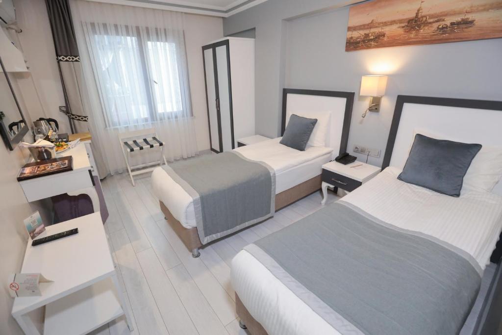 Skalion Hotel - Connecting Family Room