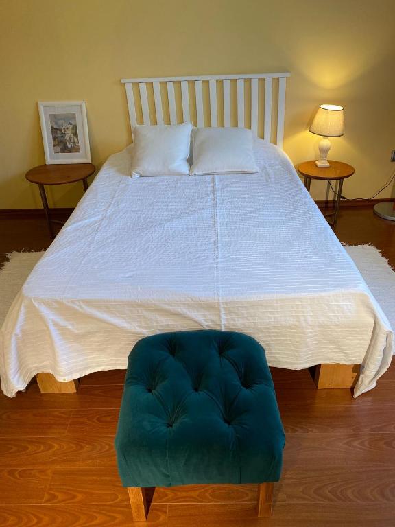 Cosy bedroom for 2 with Balcony in a Family Villa - Salle De Reine Supérieure