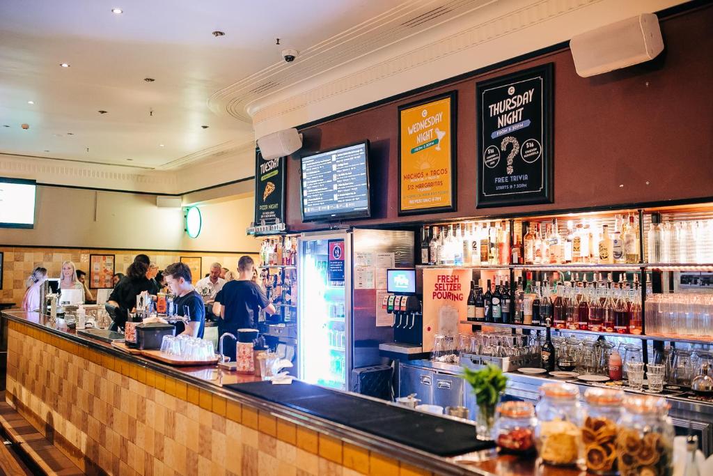 Clarendon Hotel - Resim 27