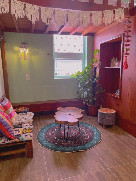 Khu vực ghế ngồi tại Selena Dalat Homestay