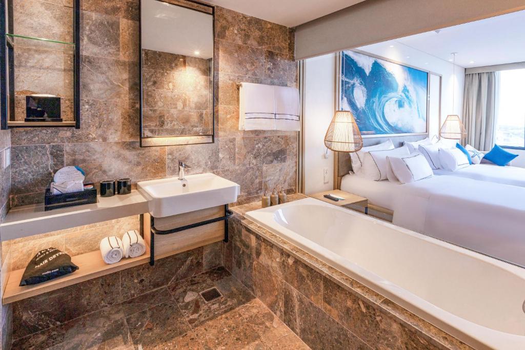 Fotografija jedinice 'Deluxe Double or Twin Room with Bathtub - Daily Guest Activities', broj 2