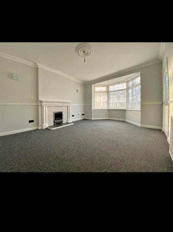 241 albert avenue, Hull (updated prices 2024)