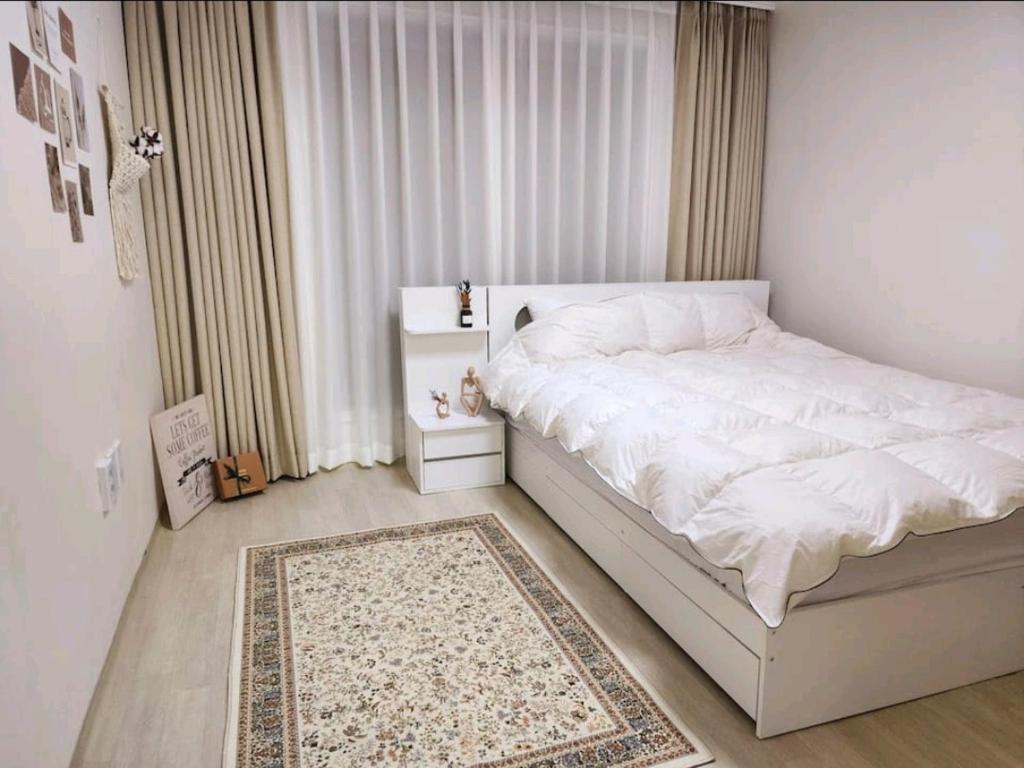 홍대 프라이빗 하우스 방3개 65sqm_1