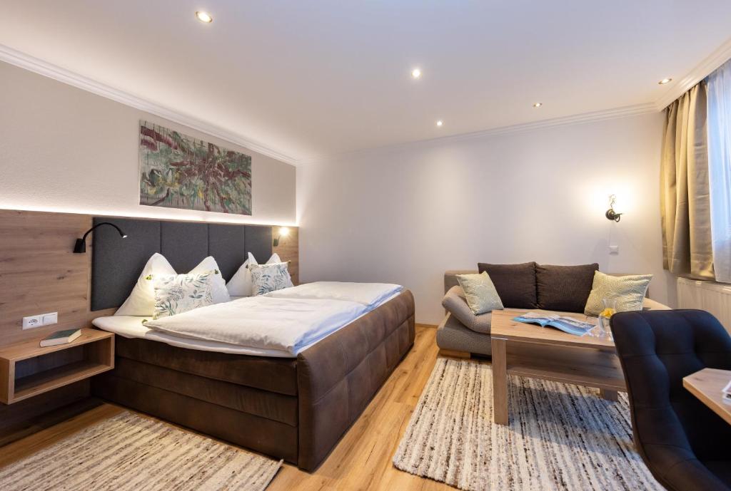 Boutique Hotel Martha - 11