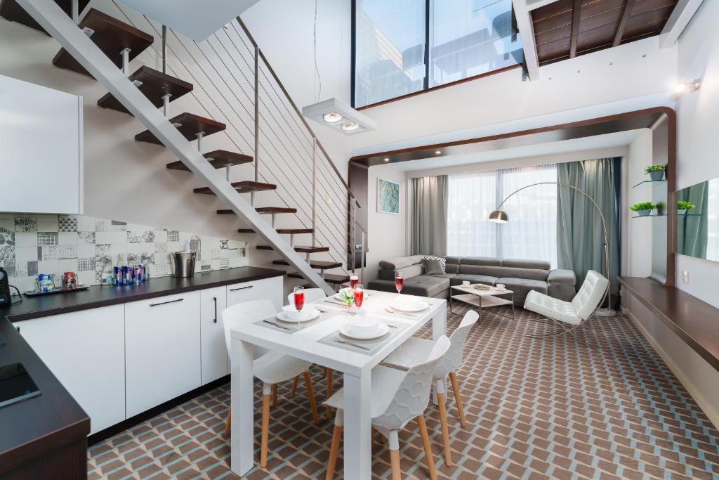 Kuchyňa alebo kuchynka v ubytovaní Apartamenty Almar Marine