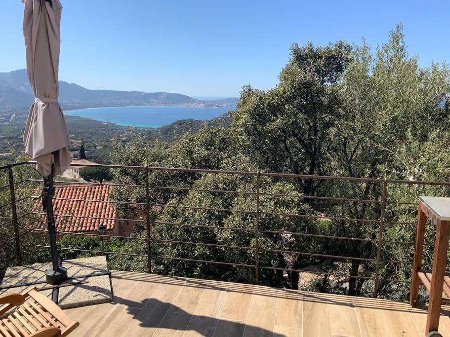 Photo de la galerie de l'établissement Idéal 2 couples , APPT DANS VILLA, VUE MER, PISCINE., à Lumio