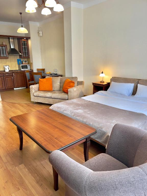 Arcada Apartments - Studio