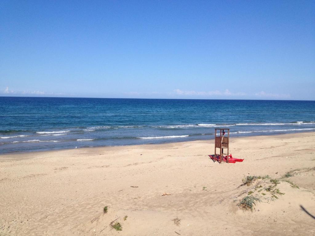 Ein Strand an oder in der Nähe des Ferienhauses