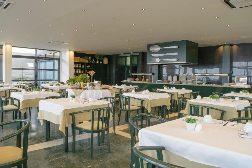 Restaurace v ubytování Oasis Praiamar