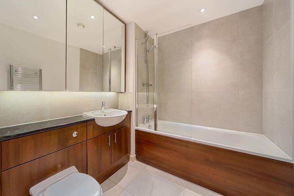 Apartment Modern 1 Bedroom Flat Brentford / South Ealing, UK - Booking.com