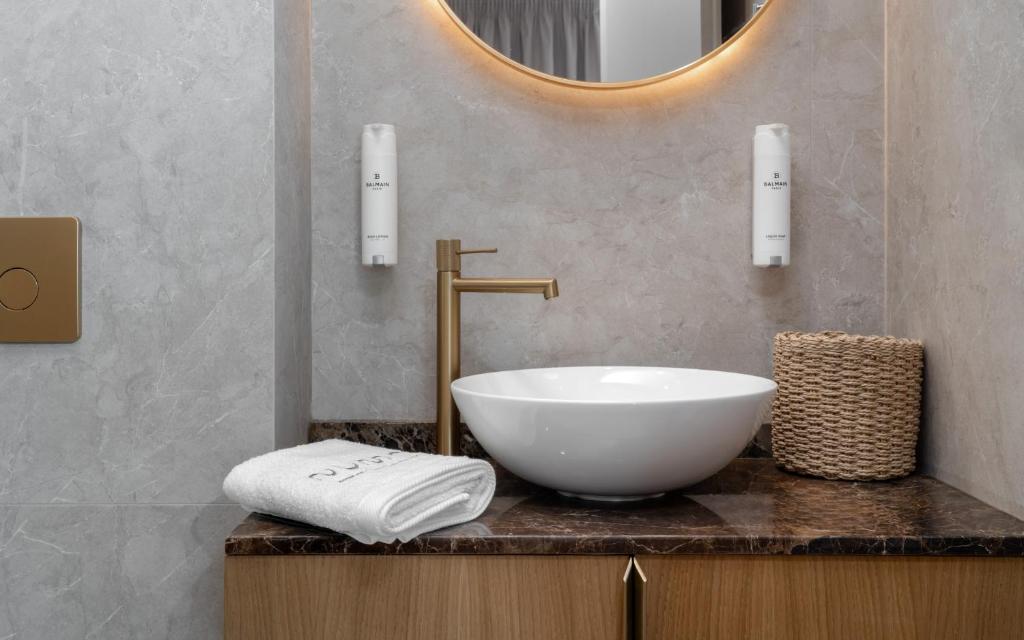 Num Suites & Lofts Athens - Resim 22