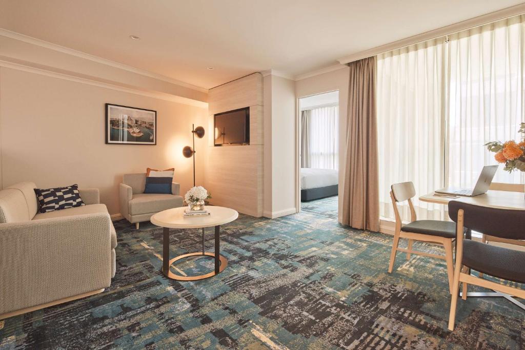 Posezení v ubytování Rydges Darling Square Apartment Hotel