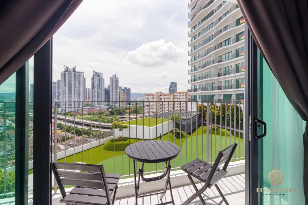 Balkón nebo terasa v ubytování Datum Jelatek Residence, KLCC