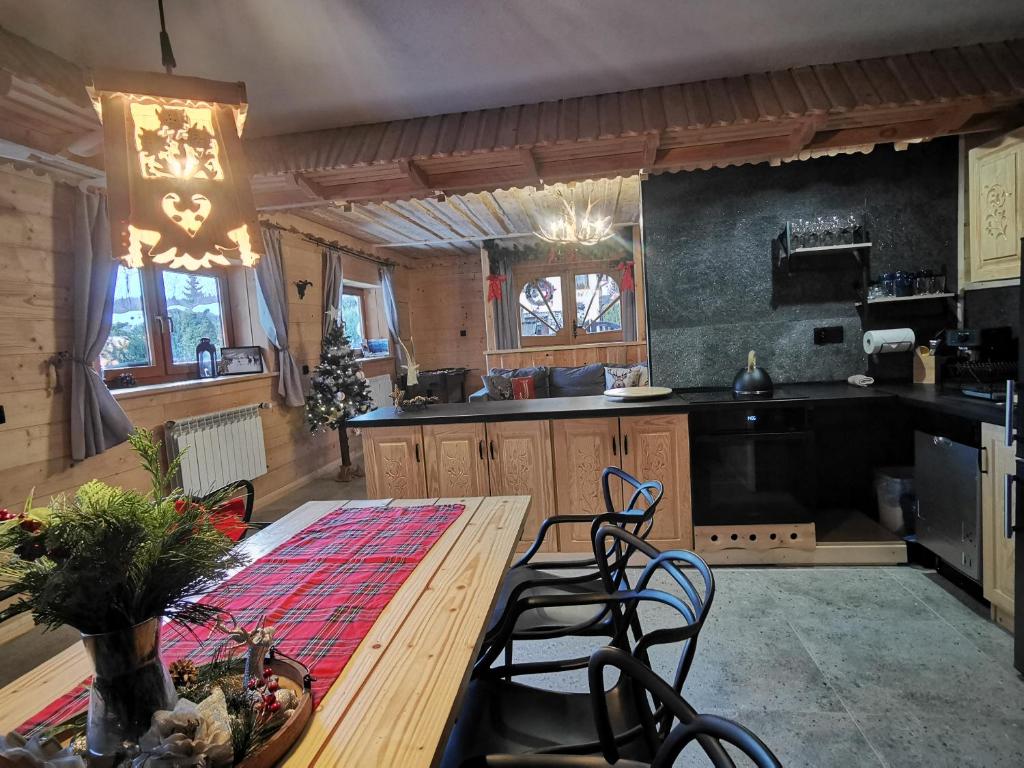 Fotografia z galérie ubytovania Domek do wynajęcia "Jodłowe Izby" v Bialke Tatranskej