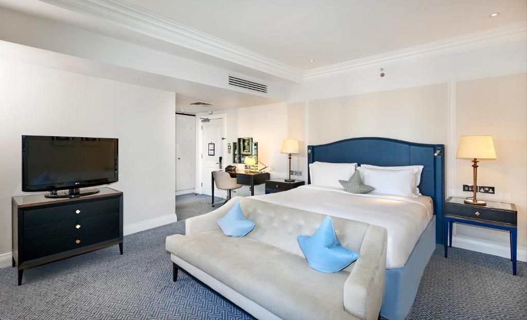 The Waldorf Hilton - Executive King Room - Lounge Access