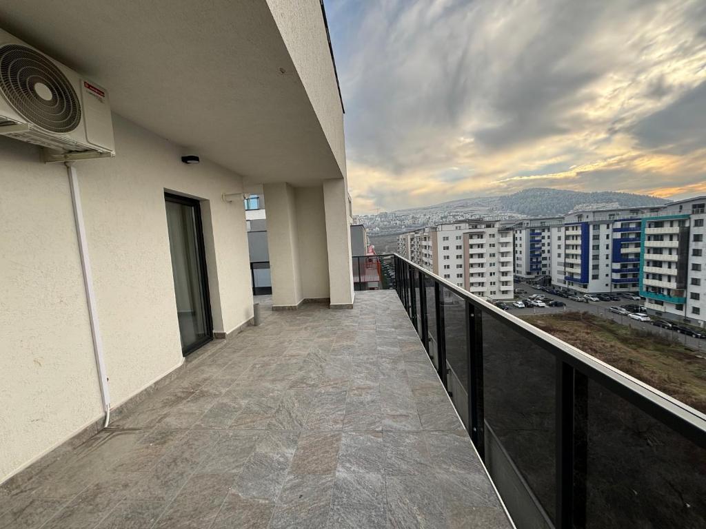 Nespecifikovaný výhled na hory nebo výhled na hory při pohledu z aparthotelu