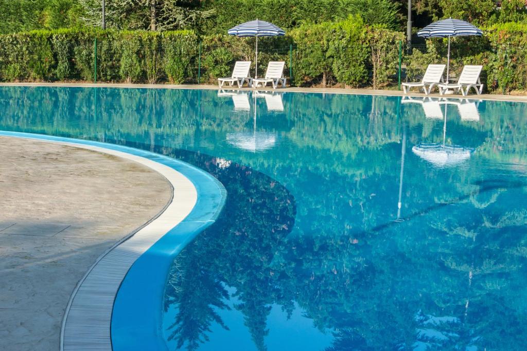 Bazén v ubytování Bioenergy Resort Salinera Hotel nebo v jeho okolí