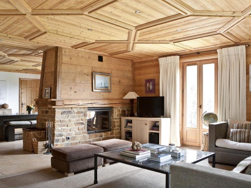 A seating area at Appartement Argentière, 4 pièces, 6 personnes - FR-1-343-192