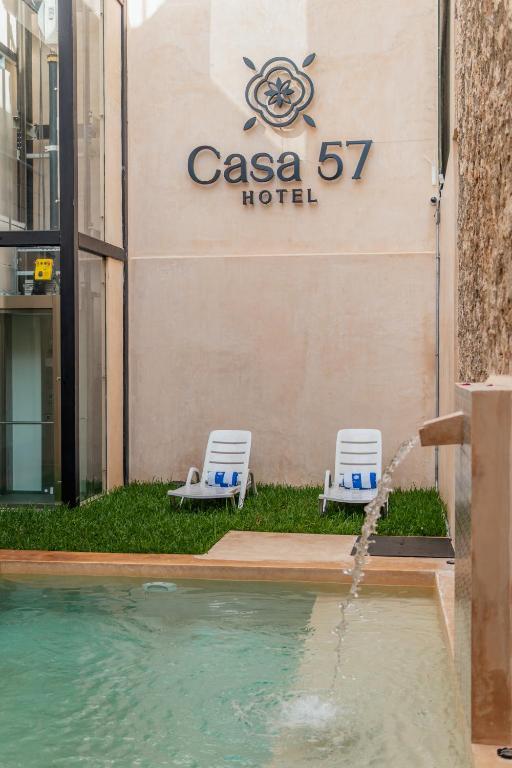 Bazén v ubytování Hotel Casa 57 nebo v jeho okolí