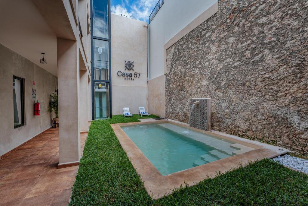Bazén v ubytování Hotel Casa 57 nebo v jeho okolí
