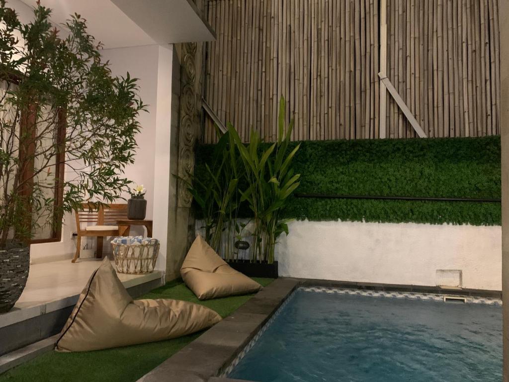 Bazén v ubytování Chua Guest house Canggu nebo v jeho okolí