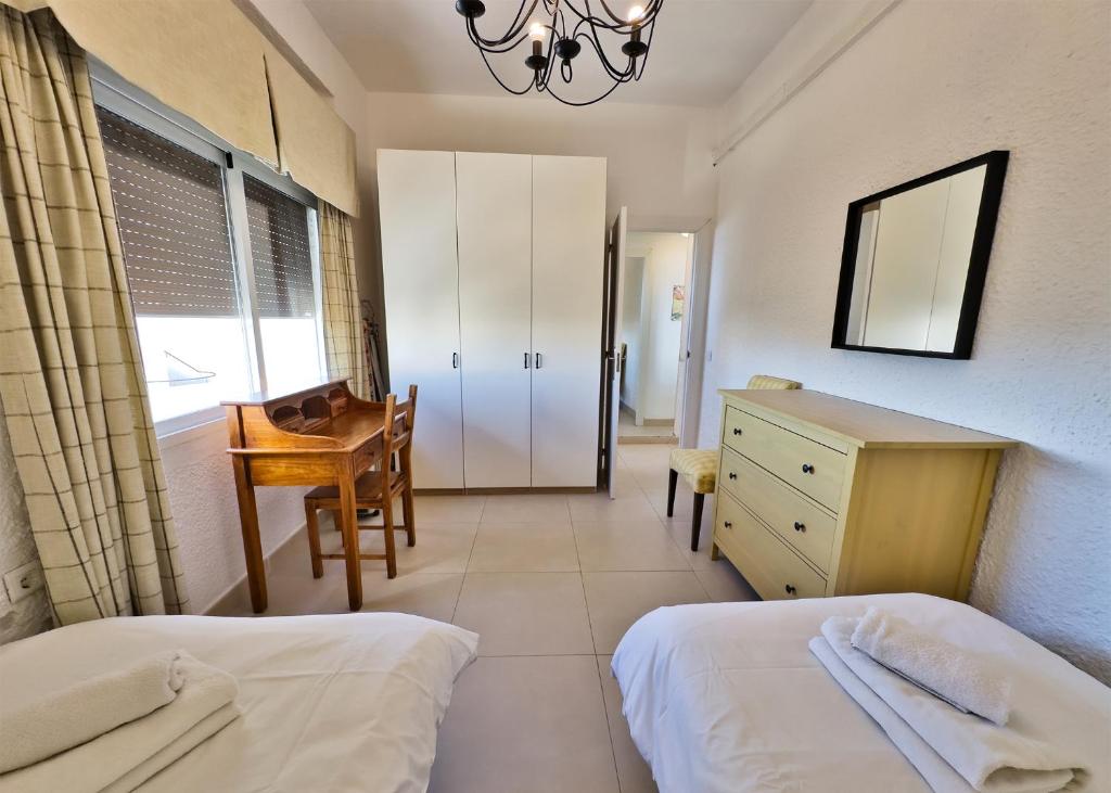 Posteľ alebo postele v izbe v ubytovaní SKOL 933 Fantastic two bedrooms on the 9th floor with amazing sea views