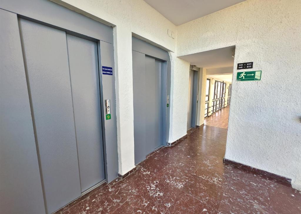 Fotografia z galérie ubytovania SKOL 933 Fantastic two bedrooms on the 9th floor with amazing sea views v Marbelli