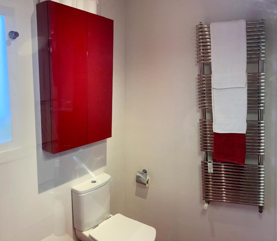 Koupelna v ubytování Cómoda Habitación Doble cerca de los lugares emblemáticos de Madrid
