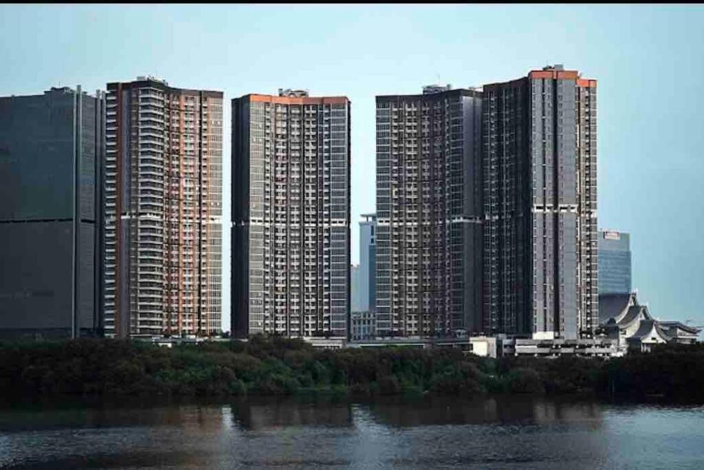 Comfort One Bed Room Apartment Gold Coast PIK, Jakarta Updated 2024